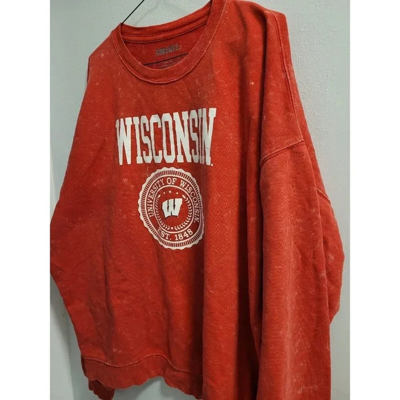 University of Wisconsin Badgers Distressed Sweatshirt Men's Small Long Sleeve - Picture 12 of 16